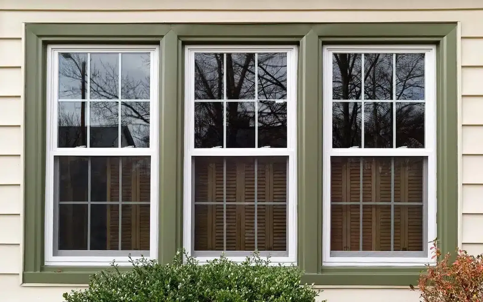 Brighten Your Living Space: A Guide to the Top Window Contractors Near You