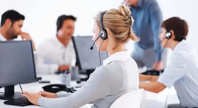 Why More Companies Are Outsourcing Customer Service 📞🌍